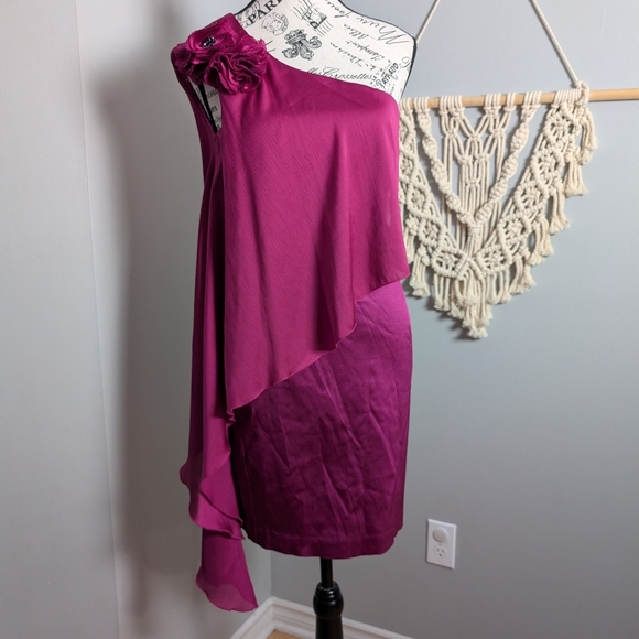Le Chateau | One-Shoulder Cocktail Dress Medium, Purple Flower - Picture 2 of 7